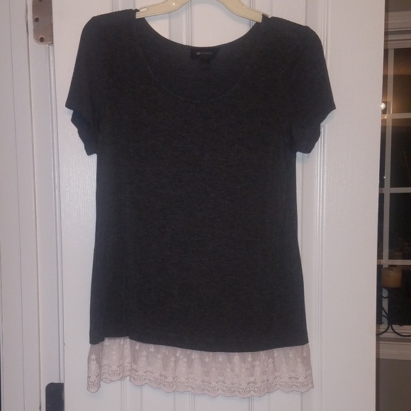 AB Studio Lace Trim Bottom Tee - Small - Picture 5 of 8